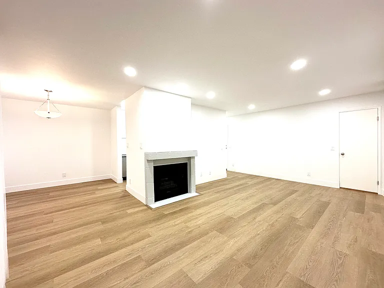839 N Hayworth Ave #104 — Photo 4
