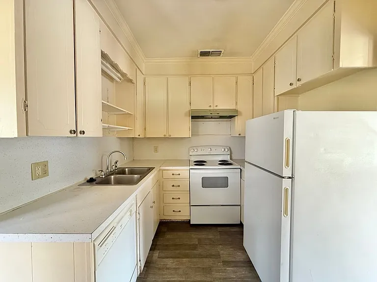 418 S Spring Ave — Photo 7
