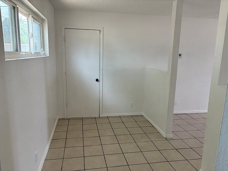 2208 Alamogordo Dr NW — Photo 4