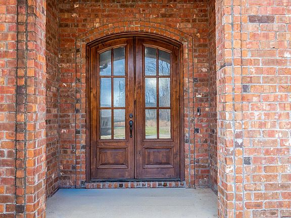 5th image of 9933 Laurel Oak Dr