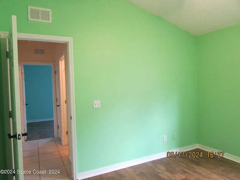1065 Sedgewood Cir — Photo 18