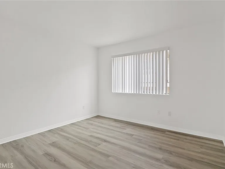 1052 Belmont Ave #B — Photo 12