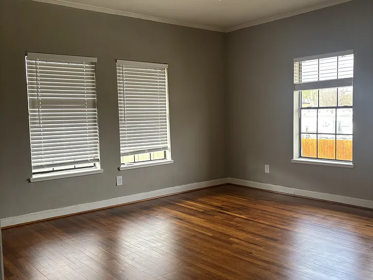 4800 Delano St — Photo 10