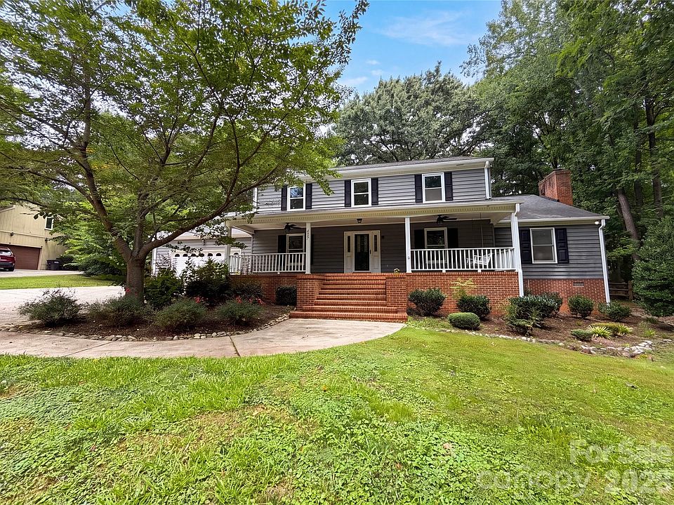 1st image of 3029 Southampton Cir