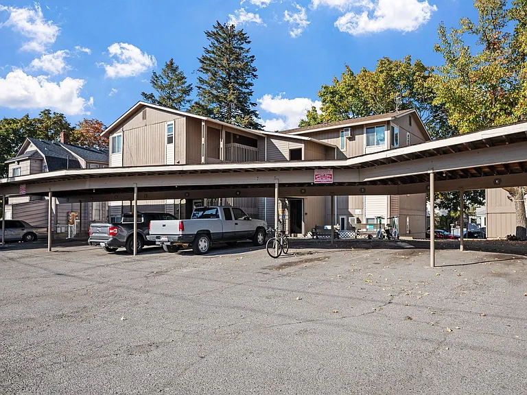 MOVE IN SPECIAL! 50% OFF SECOND MONTHS RENT - THE SHARP APARTMENTS! — Photo 40