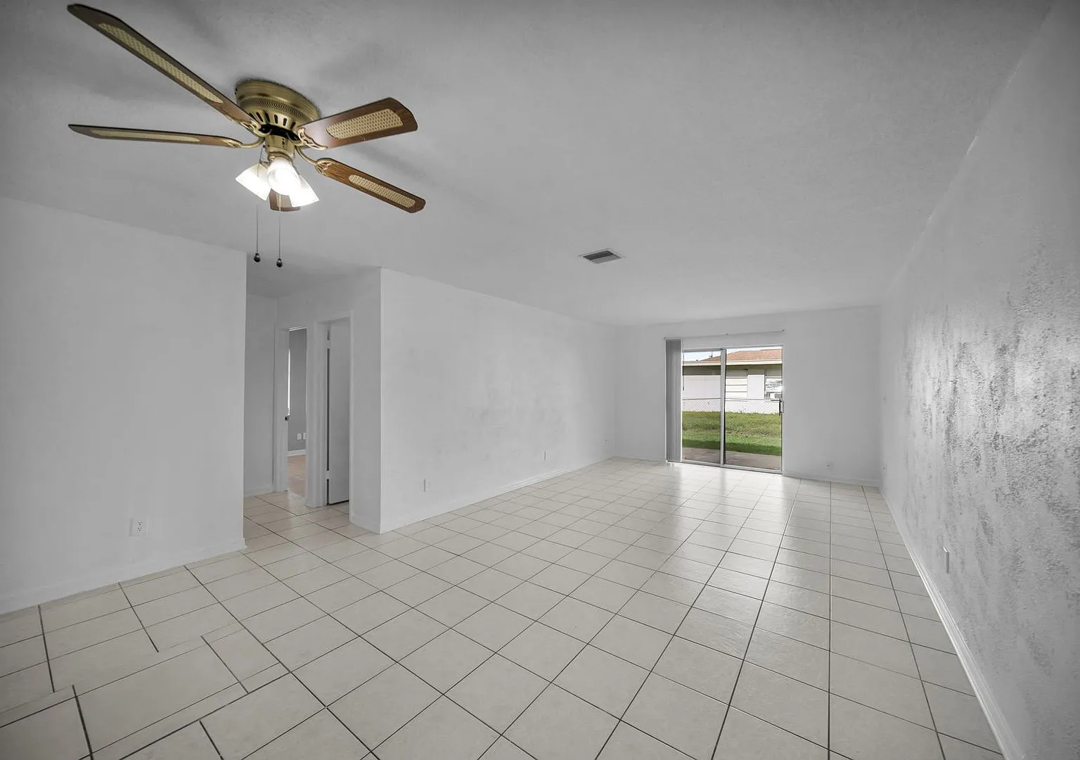 4824 Lucaya Dr — Photo 4