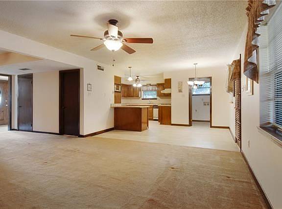 4th image of 3901 Lake Trail Dr