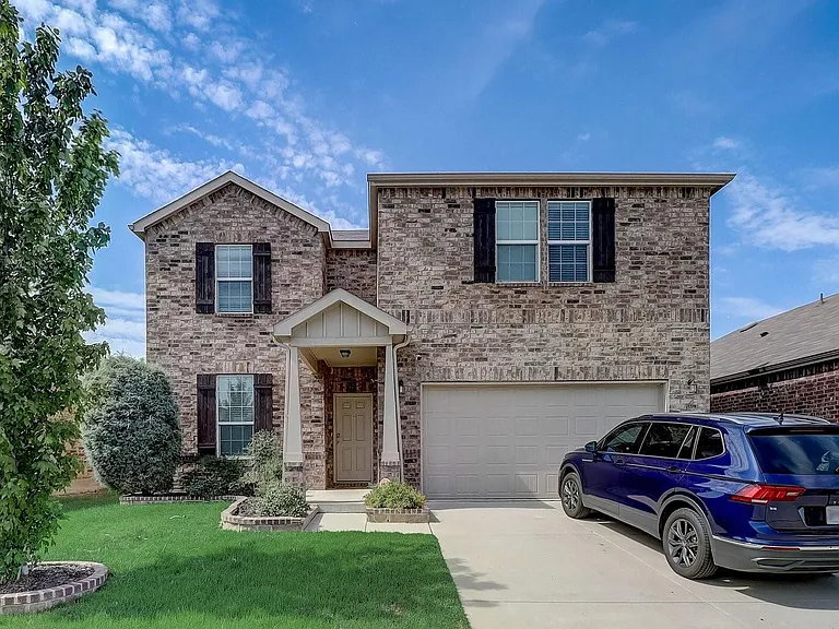 3105 Walker Creek Dr — Photo 2