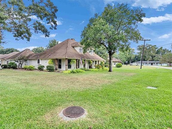 4th image of 201 Bayou Dr