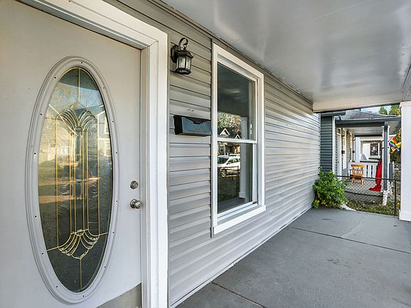 4th image of 811 Villa Ave