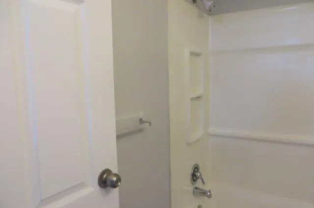 24325 Detroit Rd — Photo 15