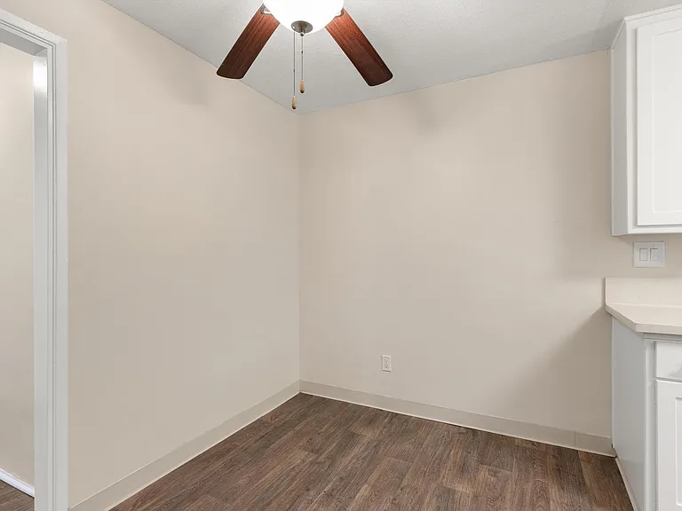 Waldorf Apartments- Riverside, CA — Photo 16
