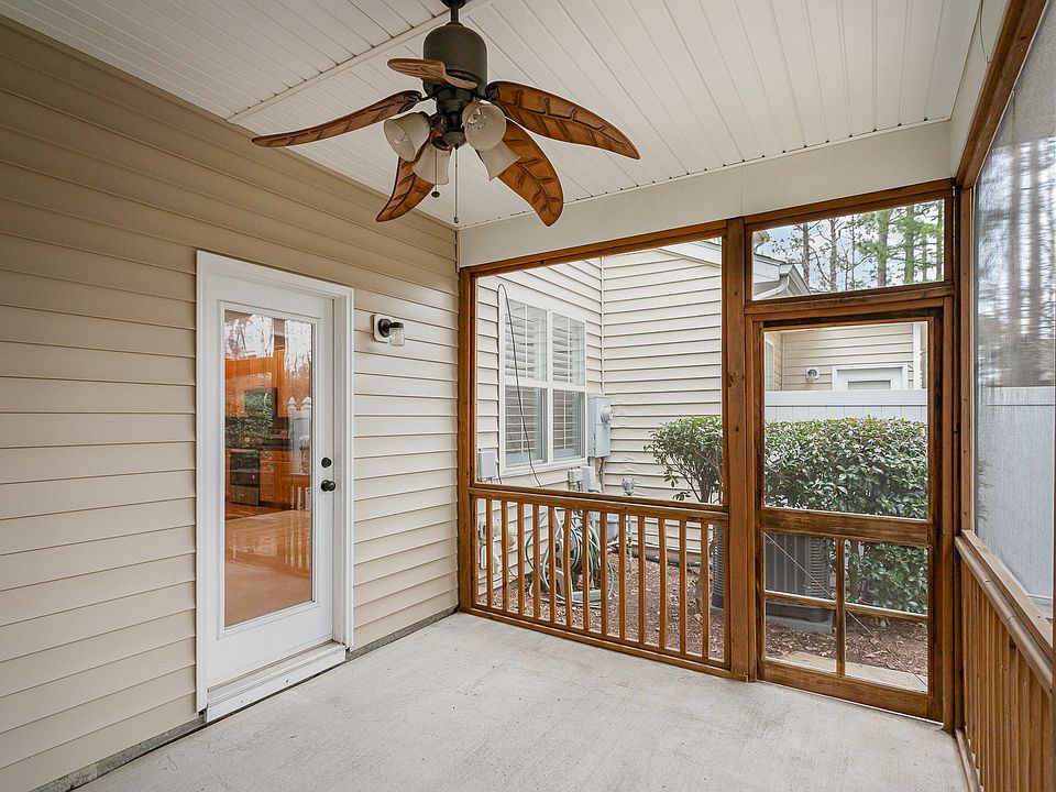 1st image of 233 Murray Glen Dr