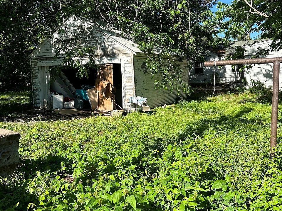 2nd image of 804 S Choctaw Ave