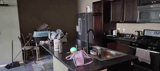 I did some remodeling of the kitchen, due to my wheelchair. So it is nice and open. Lots of counter space.