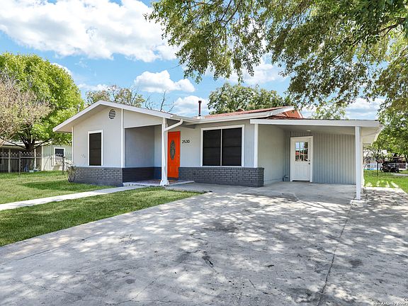 4th image of 2530 S Laredo St