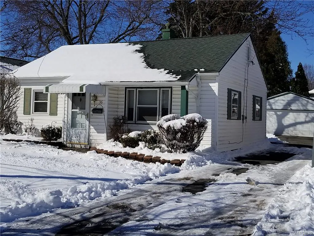 36 Dexter St photo 1