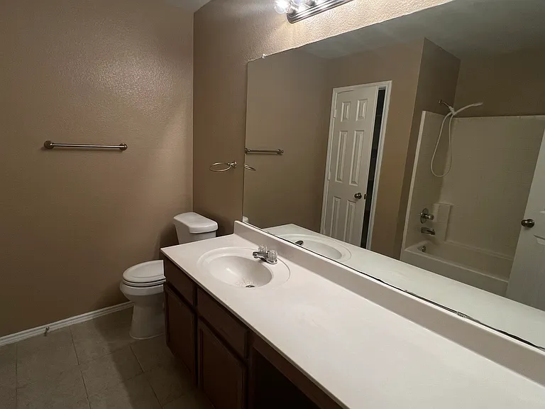 9328 Vernon Ct — Photo 11