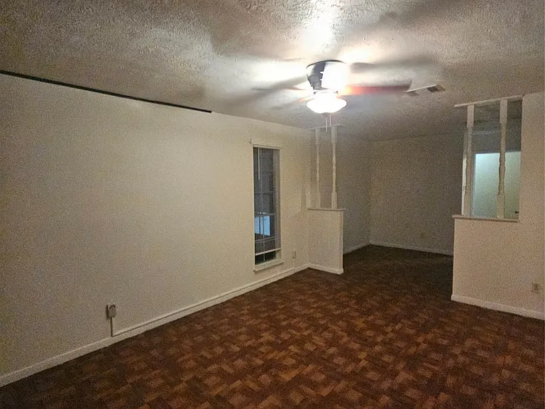 4011 Alshire Dr — Photo 20