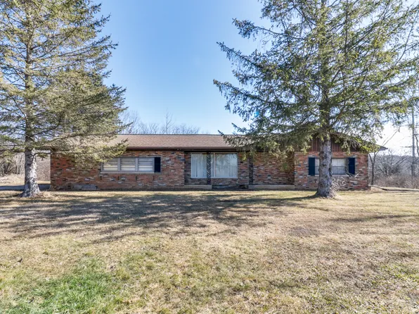 19828 N Isaacson Dr, Chillicothe, IL 61523