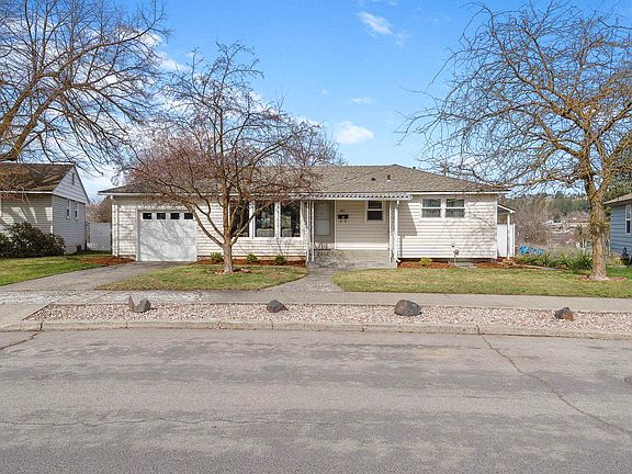 3rd image of 5911 N Ridgeview Pl