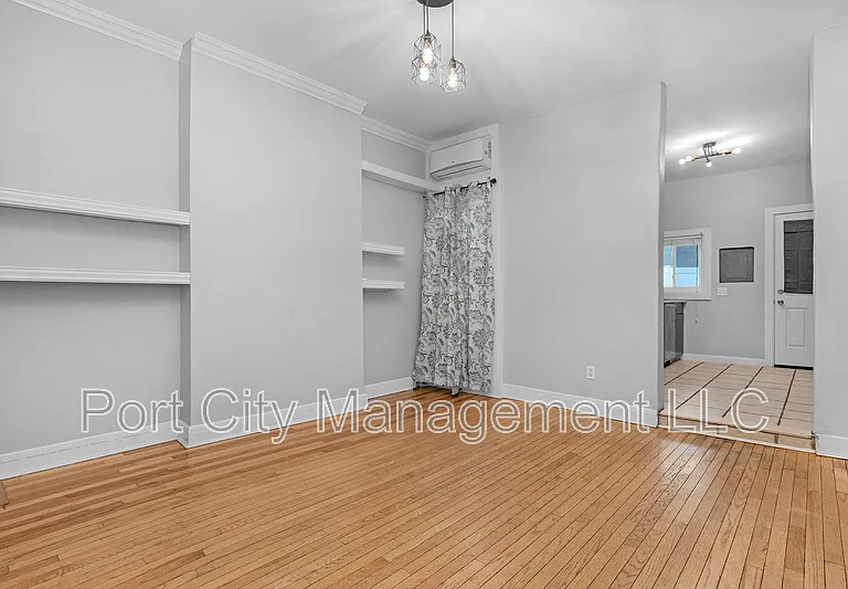 430 W 23rd St — Photo 5