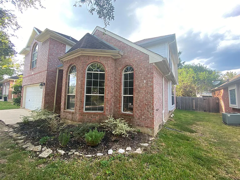9210 Hidden Lake Cir E — Photo 3