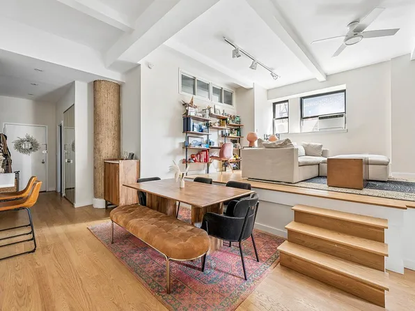 250 Mercer St APT B801, New York, NY 10012