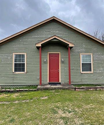 2nd image of 324 Texas St