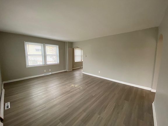 2nd image of 628 E Lexington Ave