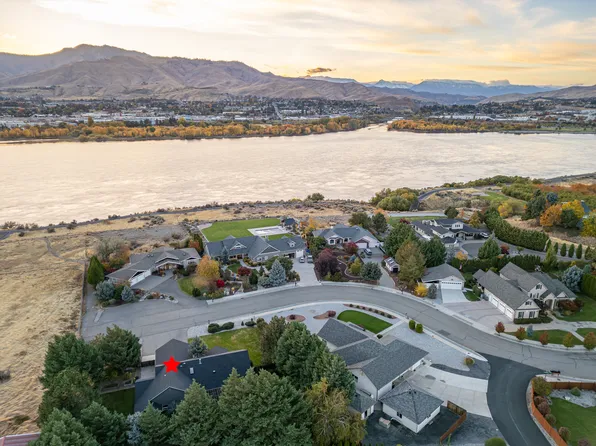 2805 River Walk Pl, East Wenatchee, WA 98802