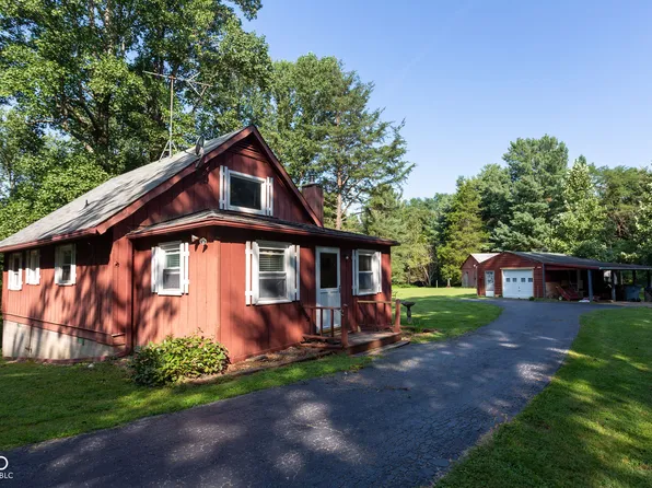 9312 Spearsville Rd, Morgantown, IN 46160