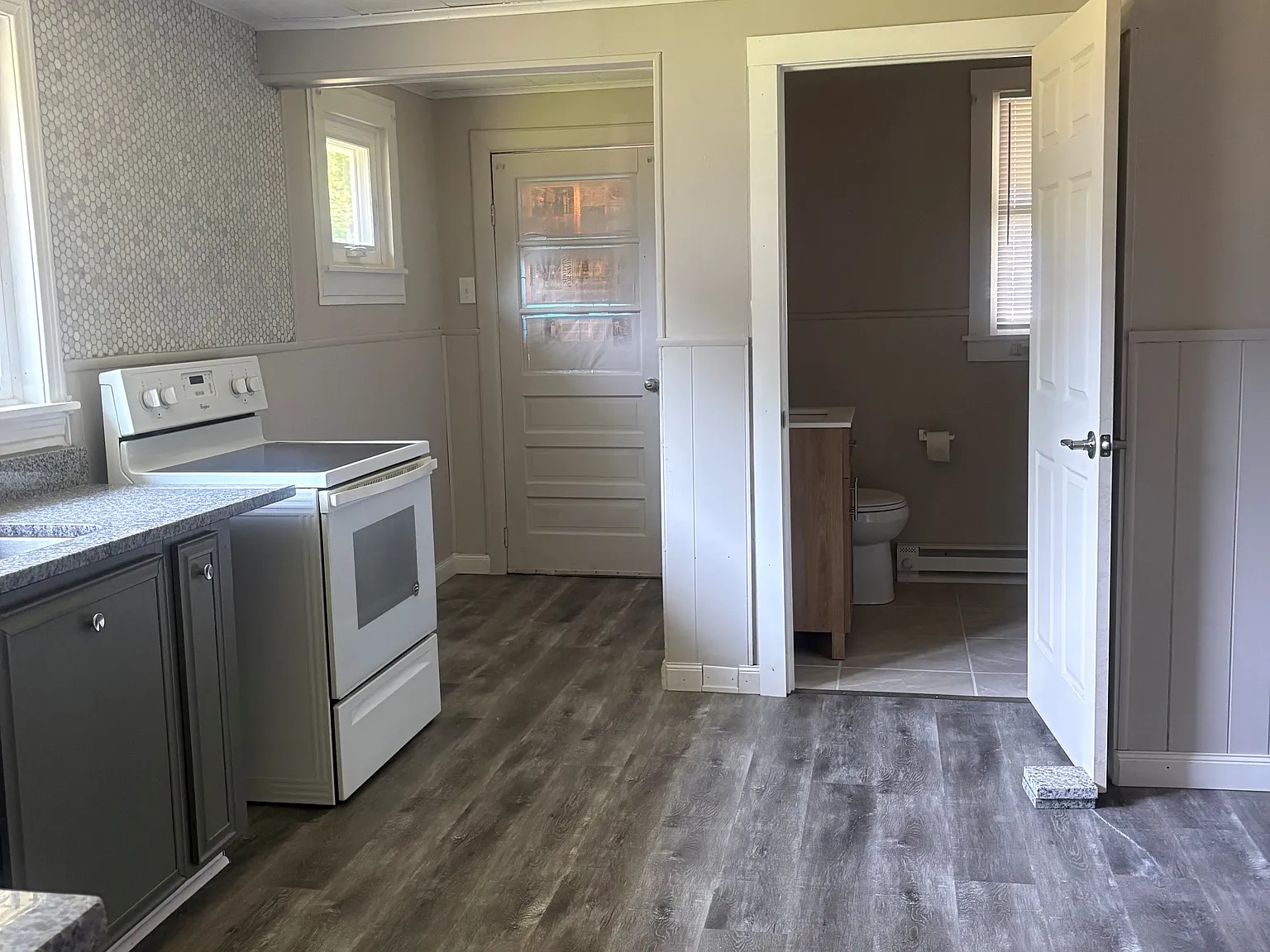 2 bed, 1100 sqft, $1,450 — Photo 2