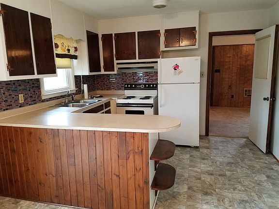 4th image of 331 Hilltop Way