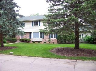 1473 Windemere Dr NE, Fridley, MN 55421