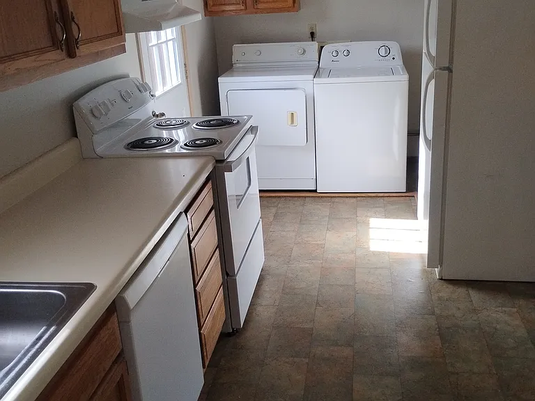 600 Park Ave #4 — Photo 2
