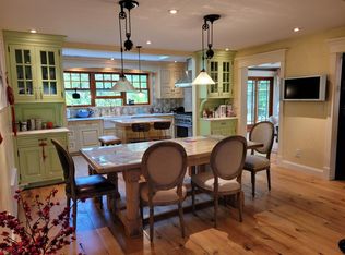 119 Colonial Rd, Great Neck, NY 11021