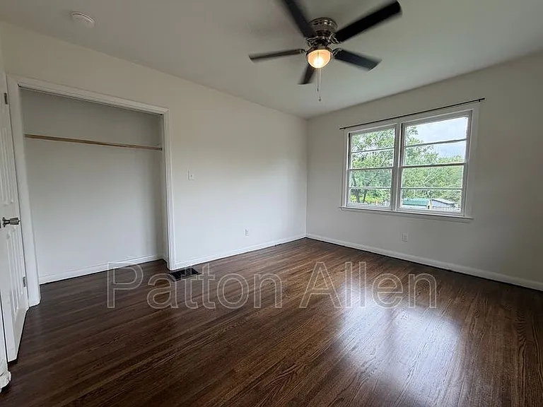 184 Pennsylvania Ave — Photo 11