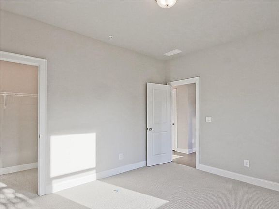 4th image of 113 Lincoln St #724
