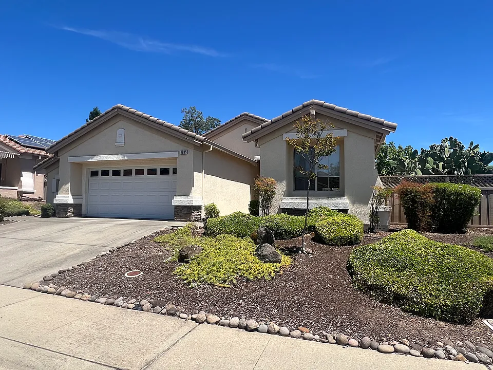 1205 Shadow Glen Ln