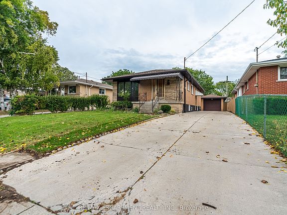 2nd image of 75 Purdy Cres