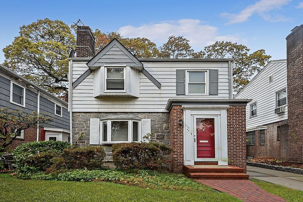18633 Grand Central Pkwy, Jamaica Estates, NY 11432 | Zillow