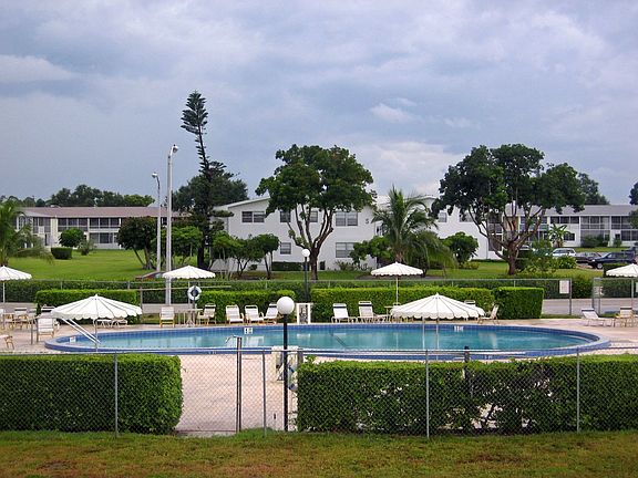 Right of unit is Kent Pool