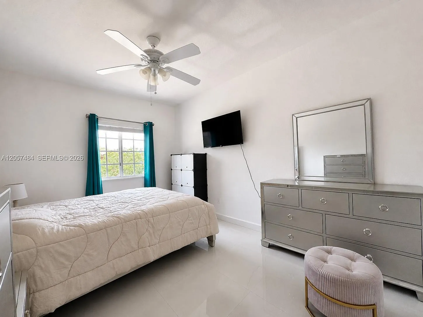 5 bed, 2869 sqft, $4,800 — Photo 3