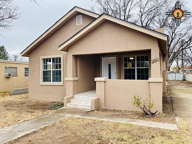 1st image of 205 N Mesquite St