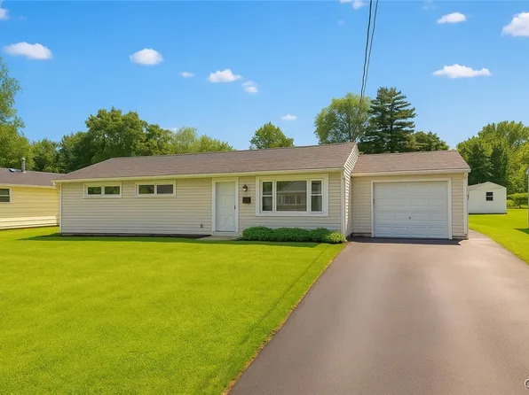 232 Millen Dr, North Syracuse, NY 13212