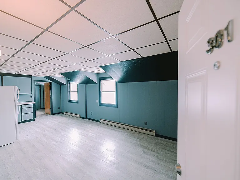 300 Norway Ave — Photo 2