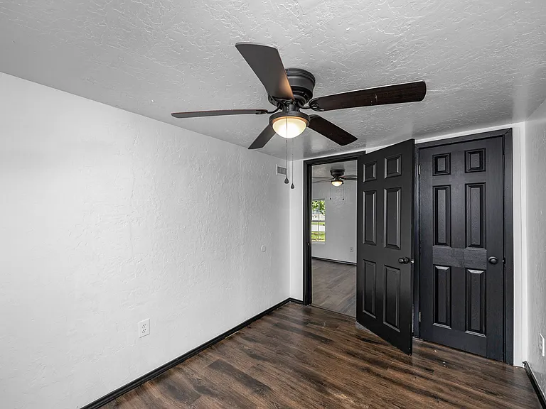 1905 NW Baldwin Ave — Photo 27
