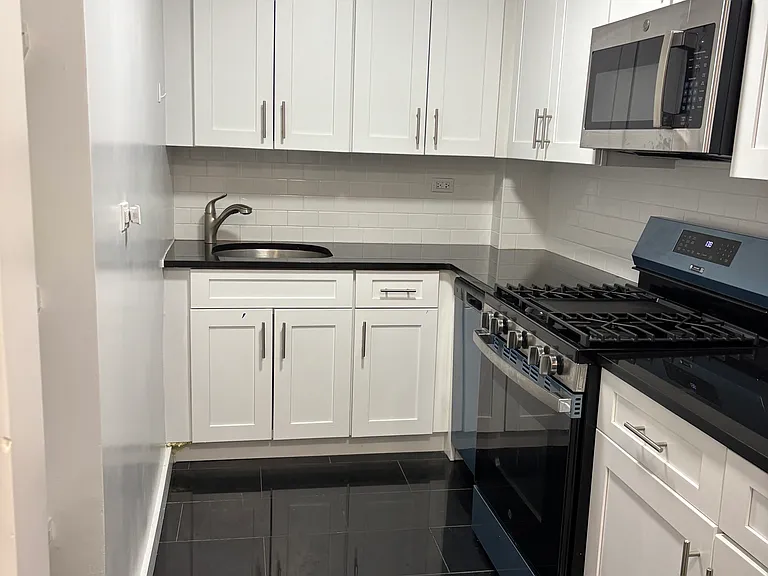 511 E 80th St #10G — Photo 4