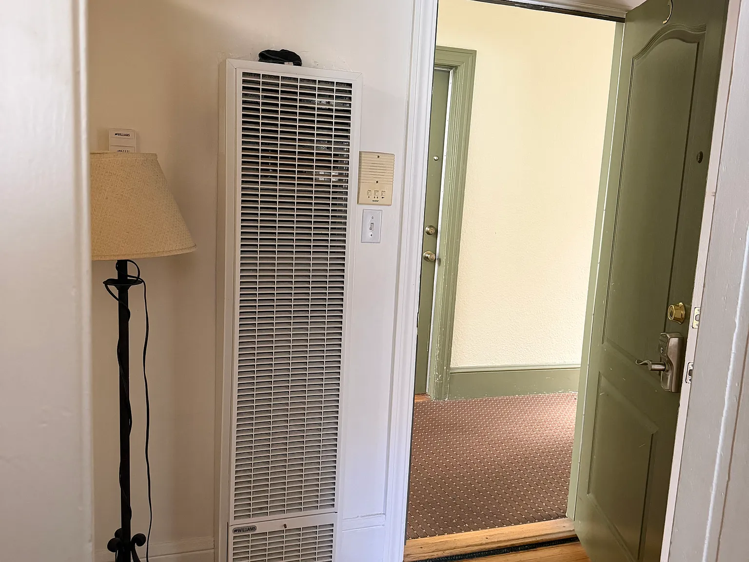 Studio, $2,600 — Photo 4